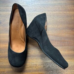 Gentle Souls by Kenneth Cole Black Wedge Shoes Sz.9